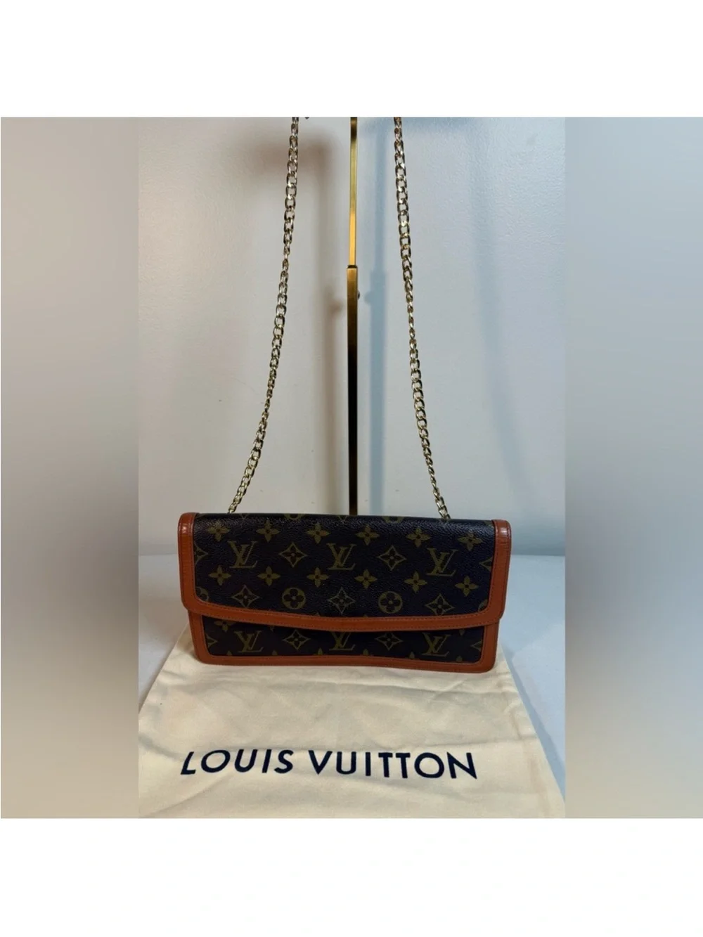 Louis Vuitton Monogram Pochette Dame clutch bag with dust bag Authentic
